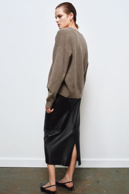 CASHMERE AND WOOL V-NECK JUMPER - Zara фото 6