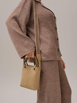 Сумка кожаная кросс-боди Deboro 30347 бежевая камелия