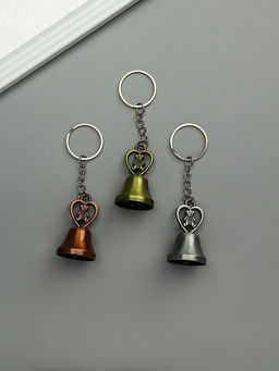 Цена за 12 шт. Брелок металл "Колокольчик - медвежонок в сердце" МИКС 5х2,8х2,8 см