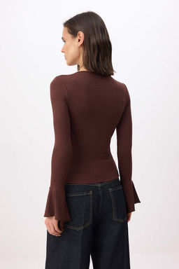 Kahverengi Fitted/Vucuda Oturan Volanl?/F?rf?rl? Yumusak Orme Bluz TWOSS26BZ00152