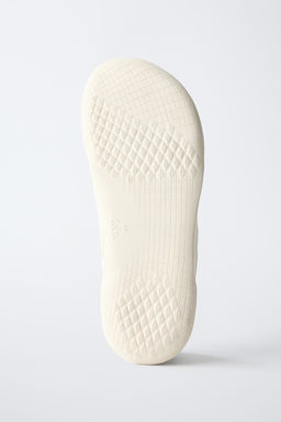 LEATHER BAREFOOT TRAINERS