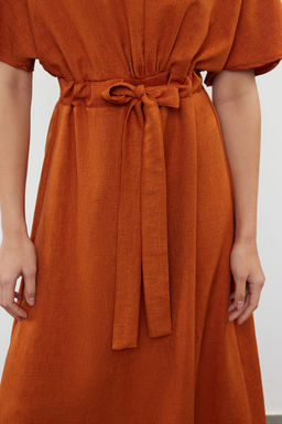 Kahverengi Kusakl? A Kesim/Can Form Midi Dokuma Elbise TWOSS23EL01543