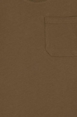 Футболка цвета хаки для мальчика Неожиданная скидка в корзине