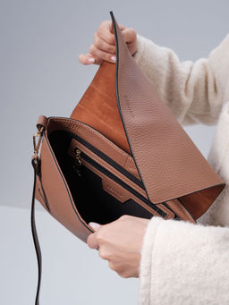 Сумка кожаная на плечо Deboro 30181 светлый орех