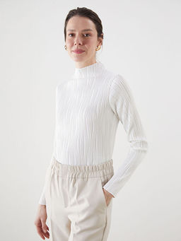 Dik Yaka Dokulu Kad?n Body