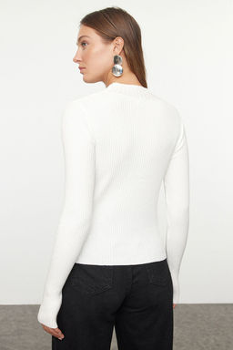 Ekru Bal?kc? Yaka Tas Detayl? Triko Kazak TWOAW25KZ00202 - Trendyolmilla фото 5