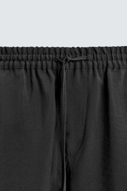 BERMUDA FLUIDA RELAXED FIT / Negro - Zara фото 8