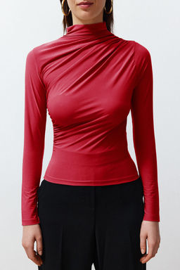 Trendyolmilla Siyah Buzgulu Kare Yaka Vucuda Oturan Esnek Orme Bluz TWOSS24BZ00487 фото 5