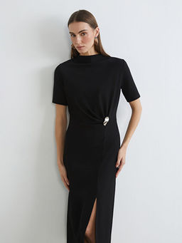 Dik Yaka Toka Detayl? Elbise