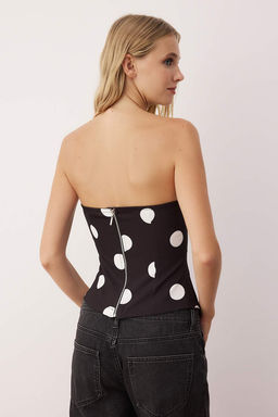 Siyah-Beyaz Puantiyeli Straplez Kolsuz Dokuma Finike S?k/Gece Bluz TPRSS24BZ00008