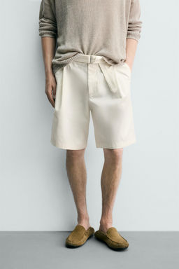BERMUDA RELAXED FIT PLIEGUES CINTUR?N / Blanco roto