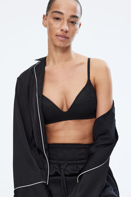 Sujetador de encaje acolchado sin aros