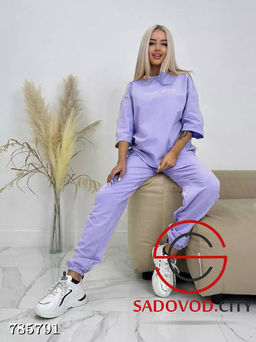 Женский спортивный костюм