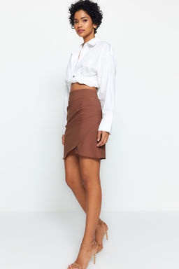 Koyu Kahverengi Buzgu Detayl? Kruvaze Mini Dokuma Etek TWOAW20ET0094