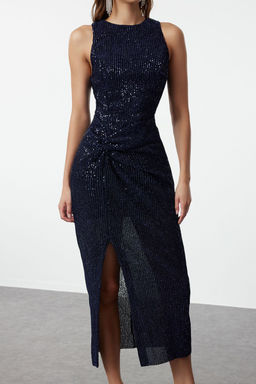 Lacivert Vucuda Oturan Orme Par?lt?l? Pullu Payet Uzun Abiye Gece Mezuniyet Elbisesi TPRSS24EL00030