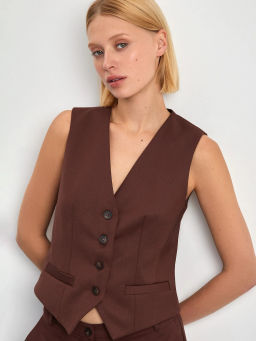 EMKA / Жилет приталенного кроя