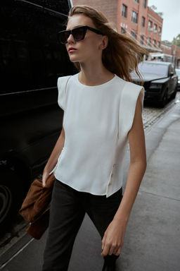 SLEEVELESS TOP WITH DEFINED SHOULDERS