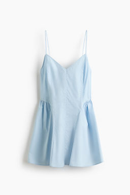 Vestido acampanado con tirantes finos