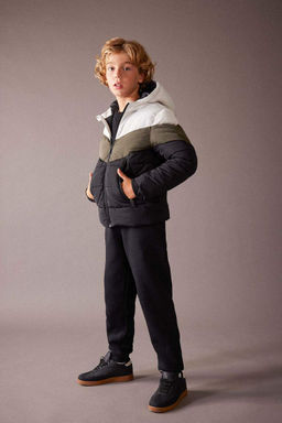 Водоотталкивающее пальто с капюшоном и флисовой подкладкой для мальчика - Defacto фото 2