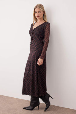 Cok Renkli Ekose Bask?l? Baglama Detayl? Maxi Orme Elbise TWOAW26EL00167 - Trendyolmilla фото 2