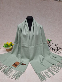 Тёплый палантин, цвет нежно зеленый