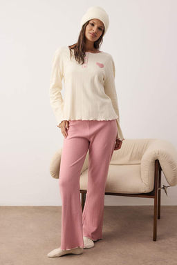 Ekru-Pembe Kalp Nak?sl? Baby Overloklu Fitilli K?sl?k Orme Pijama Tak?m? THMAW26PT00132 - Trendyolmilla фото 2