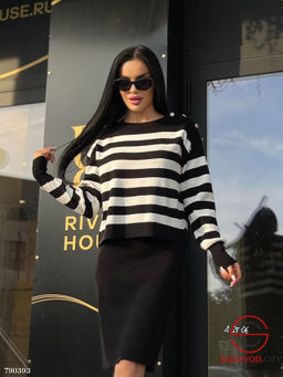 Женское платье с кофтой в полоску