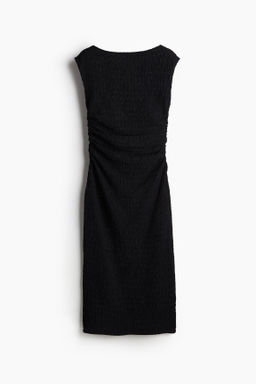 Vestido ajustado con dise?o drapeado