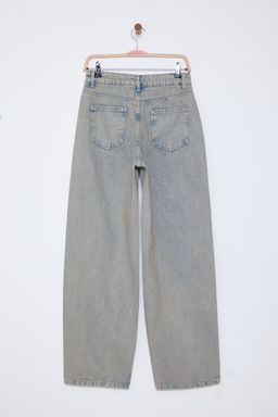 TRENDYOLMILLA Mavi Inci Detayl? Tasl? Normal Bel Barrel Skater Jeans TWOSS25JE00028
