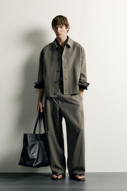 PANTAL?N RELAXED FIT FLUIDO PLIEGUES / crudo/kaki