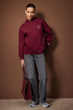 Bordo Nak?sl?/Isleme Oversize/Genis Kal?p Kapusonlu Orme Sweatshirt TWOAW26SW00171