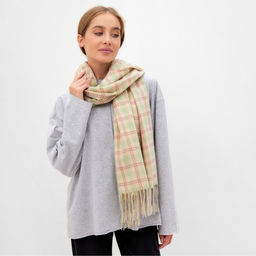 Шарф зимний с кистями MINAKU 65*180 + 8 см клетка