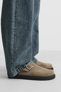 BUCKLED LEATHER CLOGS - Zara фото 3