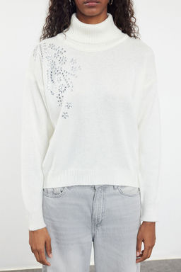 Siyah Yumusak Dokulu Tas Detayl? Bal?kc? Yaka Triko Kazak TWOAW24KZ00188 - Trendyolmilla фото 11