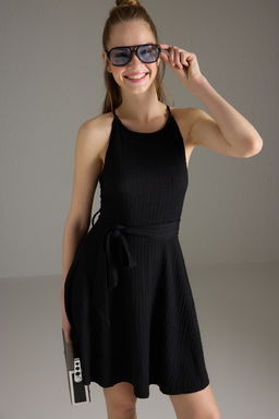 Siyah Dokulu Ask?l? Baglama Detayl? Skater/Belden Ac?lan Mini Orme Elbise TWOSS25EL00794