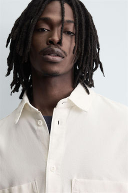 CONTRAST EMBROIDERY SHIRT