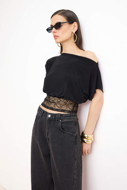 Siyah Duz Kay?k Yaka Kolsuz Orme Sandy Bluz TPRSS26BZ00061