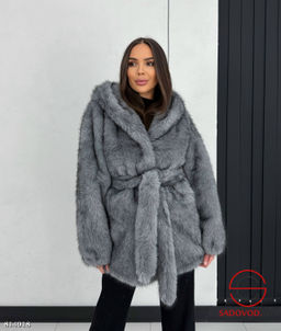 Шуба женская с искусственным мехом