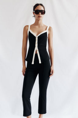 LEGGINGS FLARE NERVIO / Negro