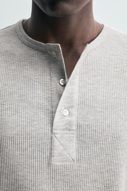 BUTTON-NECK T-SHIRT - Zara фото 5