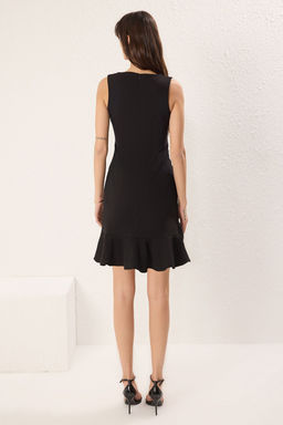 TRENDYOLMILLA Nar Cicegi A-Kesim Volanl? Dugme Detayl? Mini Dokuma Elbise TWOSS23EL02259