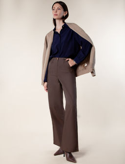 VILATTE / Свободные брюки из эластичного хлопка с покрытием под кожу  фото 4