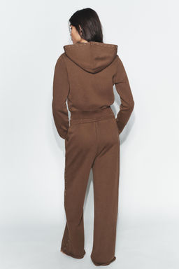 SUDADERA FELPA EFECTO LAVADO TACHAS / Marr?n oscuro - Zara фото 5