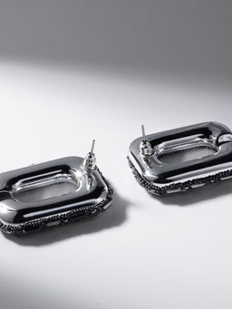 Серьги со стразами QF Блеск мягкий прямоугольник, серые в серебре