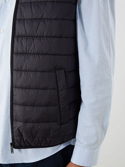 Standart Kal?p Dik Yaka Erkek ?i?me Yelek