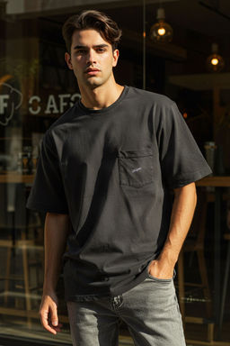 TRENDYOL MAN Antrasit Oversize/Genis Kesim Eskitme Efektli %100 PamukluT-Shirt TMNSS25TS00040