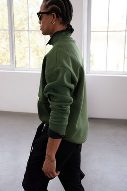 TRENDYOL MAN Limited Edition Tas Oversize/Genis Kesim Etiketli Ici Polar/S?cak Tutan Sweatshirt TMNAW24SW00228 - Trendyolmilla фото 3