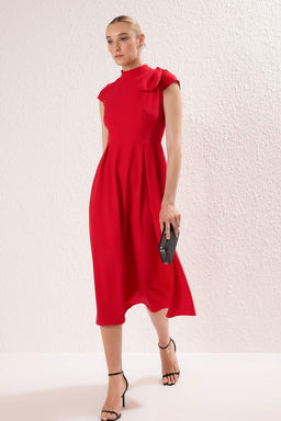 TRENDYOLMILLA Beyaz A-Kesim Piliseli Dokuma S?k Elbise TPRAW25EL00151  фото 5