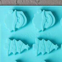 Форма для конфет и шоколада Доляна Новый год, силикон, 21?10.5 см, 15 ячеек, бирюзовая