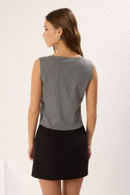 Gri Cizgili Kurdele Baglama Detayl? Vucuda Oturan Kare Yaka S?f?r Kol Orme Bluz TWOSS25BZ00147